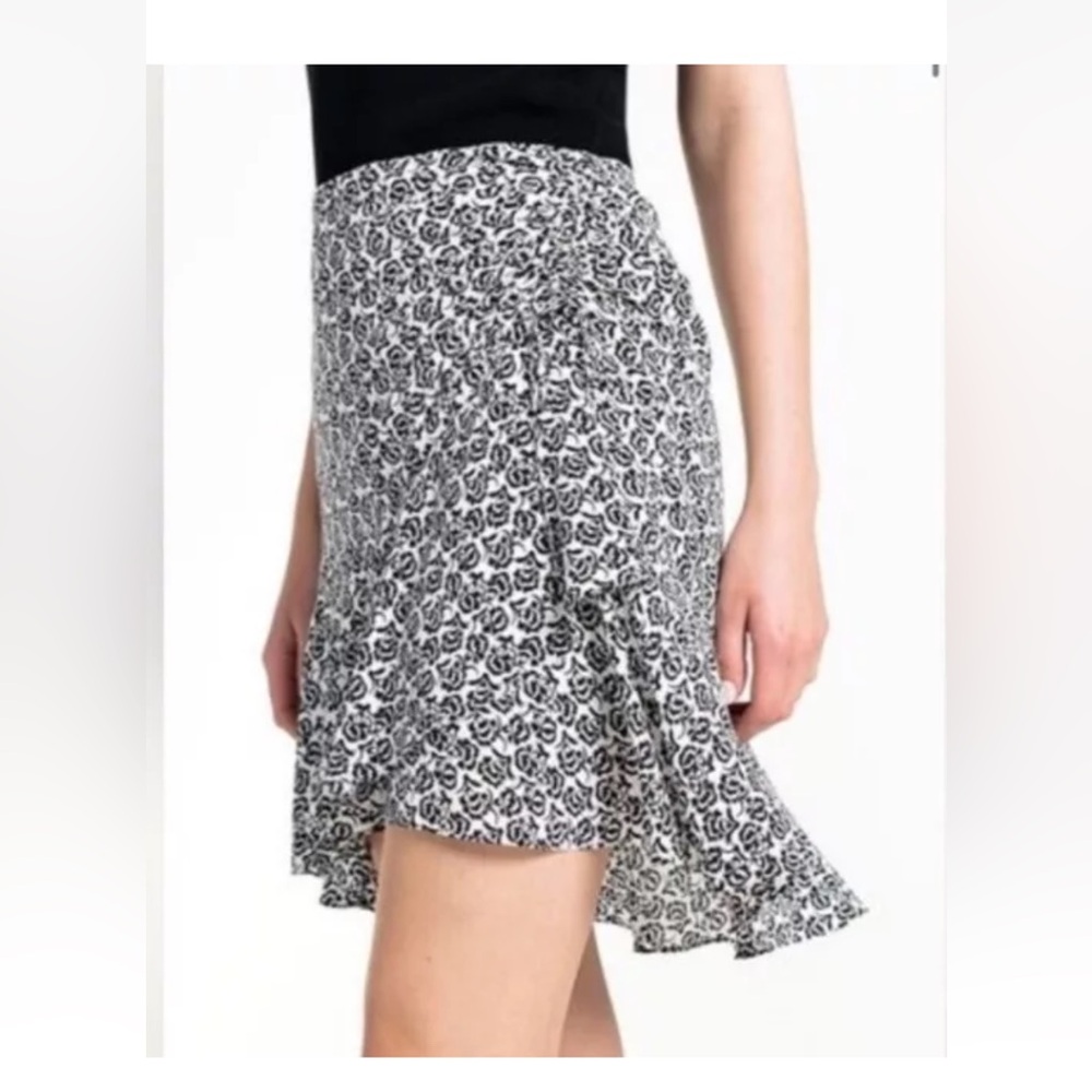 A.L.C. Mini Skirt Size 0 Black White Floral 100% Silk Farrow Designer